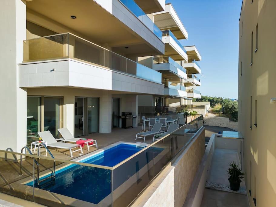 Apartman Delux With Private Pool - Makarska Exklusiv Tučepi Dış mekan fotoğraf