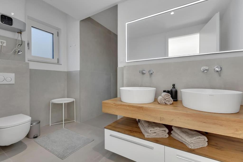 Apartman Delux With Private Pool - Makarska Exklusiv Tučepi Dış mekan fotoğraf